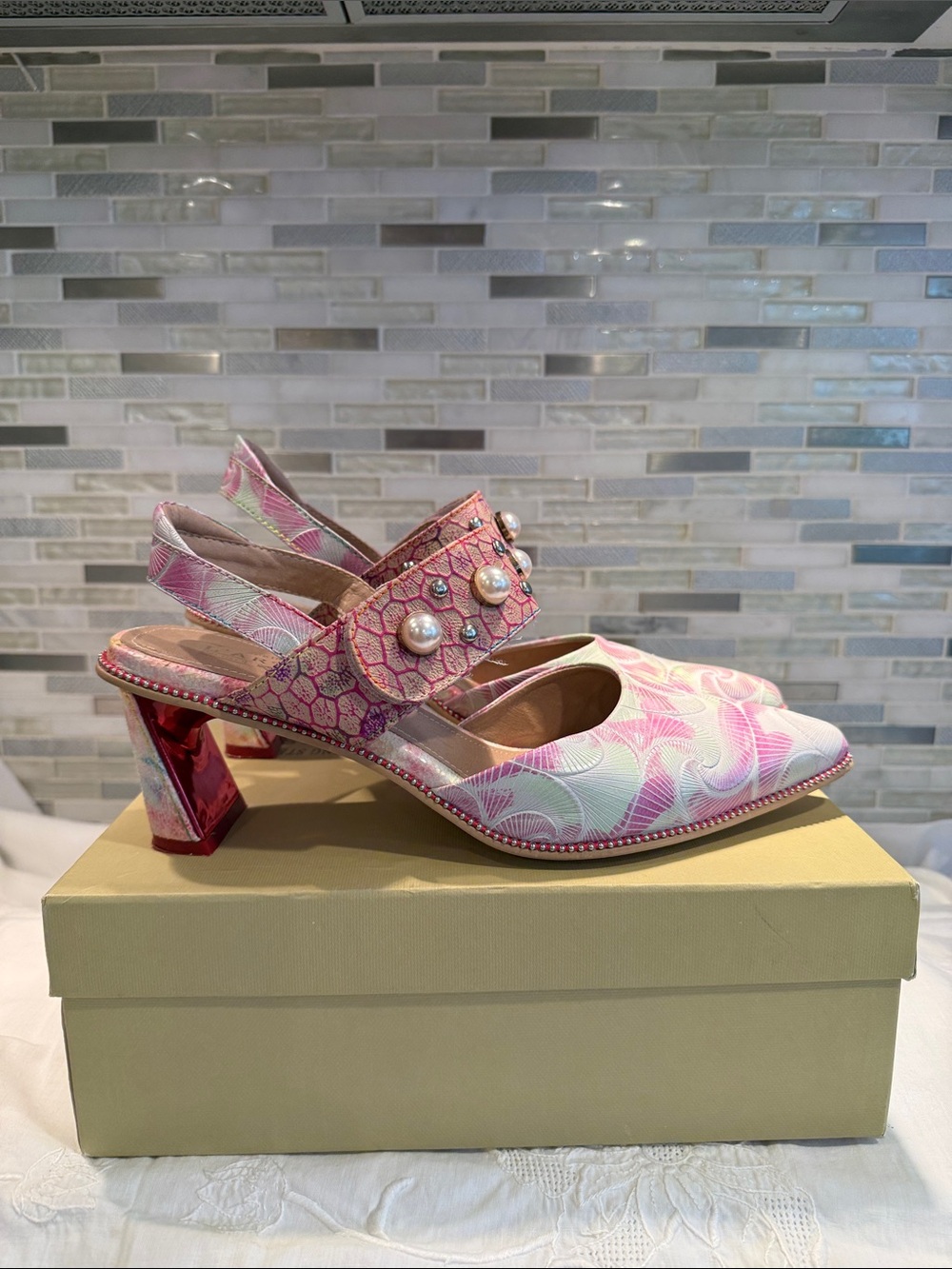 L'ATISTE Pastel Pink & Mint Pearl-Embellished Pointed Slingback Heels - Picture 3 of 6